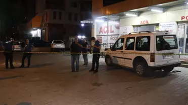 Servis minibüsü gişelere çarptı, 1'i ağır 7 kişi yaralandı