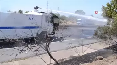 Anız yangınına müdahale eden itfaiyeye polis TOMA'sı da destek verdi
