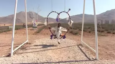 ABD'li şarkıcı Della Miles, Kahramanmaraş'ta lavanta hasat etti