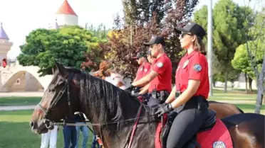 Atlı polislerden Gaziantep'te denetim