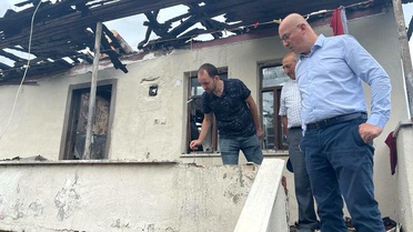 2 katlı ev yangında kullanılmaz hale geldi