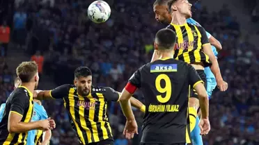 Spor Toto Süper Lig: İstanbulspor: 0 Trabzonspor: 1 (İlk yarı)