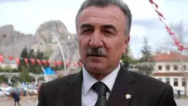 İhaleleri eski şirketine verdiği iddia edildi, Cumhurbaşkanlığı kararnamesi ile görevinden alındı
