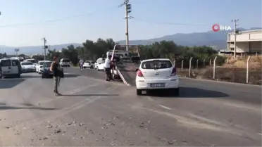 İzmir'de yolcu minibüsü ile otomobil çarpıştı: 5 yaralı