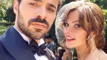 Gibi dizisinin İlkkan'ı Kıvanç Kılınç ile olan 4 yıllık ilişkisini bitiren Sinem Ünsal, gönlünü rol arkadaş Halit Özgür Sarı'ya kaptırdı