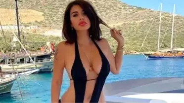 Müstehcen Siteye Üye Olmuştu! Takipçisine Olay Cevap