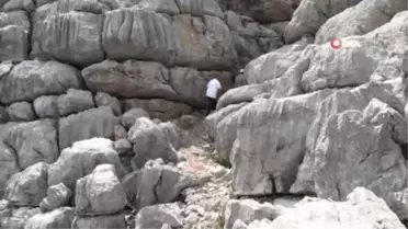 Antalya'nın Toros Dağları'ndaki kar obruğu buzdolabı gibi kullanılıyor