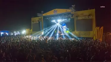 Müzik Meslek Birliklerinden, 'Zeytinli Rock Festivali' Açıklaması: 'Burhaniye Kaymakamlıgˆı'na Sesleniyoruz.