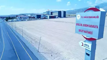 Develi Dr. Ekrem Karakaya Devlet Hastanesi'nin tabelası asıldı