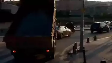 BEDAŞ' ait kamyonet trafikte damperi açık şekilde ilerledi