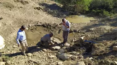 Kervansaray Dağı'nda yaban hayvanları için oluklu çeşme yapıldı