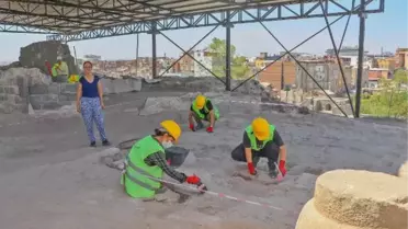 Artuklu Sarayı'nın kabul salonu 9 bin yıl sonra arkeologları ağırlıyor