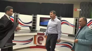 Kamera karışına geçen Vali haberleri sundu
