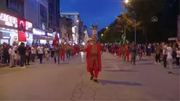 Afyonkarahisar'da 1922 metrelik Türk bayrağıyla yürüyüş yapıldı