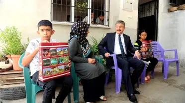 Vali Yılmaz, konuk olduğu ailelerin sorun ve taleplerini dinliyor