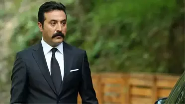 Oyuncu Mustafa Üstündağ, gazeteci Tuba Kalçık ile nikah masasına oturdu
