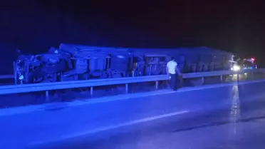 Çorum'da devrilen tırdaki iki kişi yaralandı