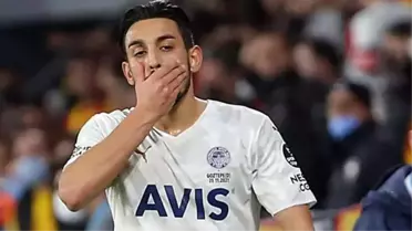 Fenerbahçeli futbolcu İrfan Can Kahveci, ünlü yorumcuya 'Şaklaban' diyerek hakaret etti