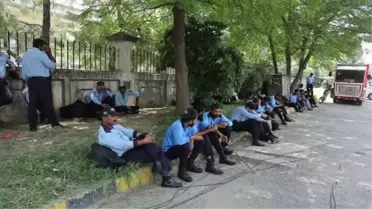 Pakistan'da mahkeme, eski Başbakan Han'ın duruşmasını bir hafta erteledi