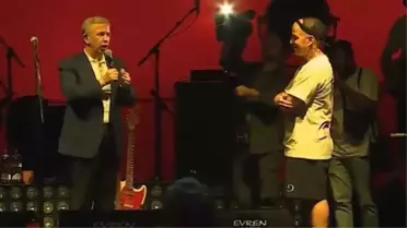 Mansur Yavaş'tan, şarkıcı Gökhan Özoğuz'a destek: Bizim vatan sevgimizi kimse sorgulayamaz