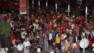 Niğde'de 30 Ağustos Zafer Bayramı'nda fener alayı düzenlendi