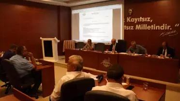 Cumhur İttifakı 'Ar Damarı Çatlamış' polemiği ile belediye meclisi toplantısını terk etti