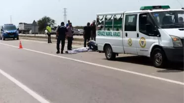 Traktöre arkadan çarpan motosikletin sürücüsü öldü
