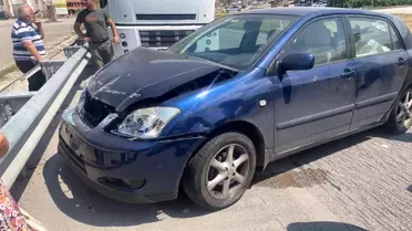 D100'de otomobil bariyerlere çarptı: 4 hafif yaralı