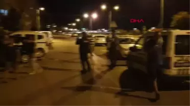PARK HALİNDEKİ OTOMOBİLLERE ÇARPIP KAÇTI