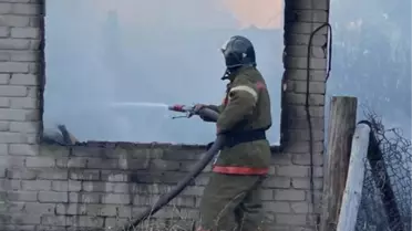 Kazakistan'da çıkan orman yangınında 1 kişi öldü, 100'den fazla ev zarar gördü