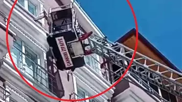 Binanın 7. katında mahsur kalan kedi için seferber oldular