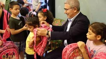 Eyüpsultan'da ihtiyaç sahibi ailelere kırtasiye desteği
