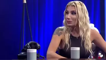 İrem Derici'den bomba itiraf! İsmini açıklamadığı futbolcuyu masasına çağırmış