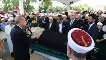 Karagümrük Cerrahi Tekkesi Mütevelli Heyeti Başkanı Ömer Tuğrul İnançer son yolculuğuna uğurlandı