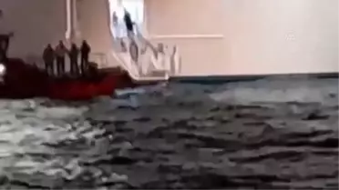Gemide düşüp yaralanan kadın yolcunun tıbbi tahliyesi KEGM ekiplerince gerçekleştirildi