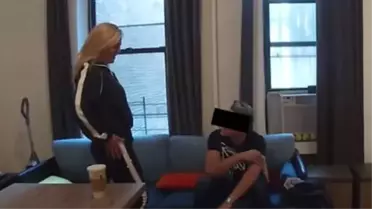 Erkek arkadaşının evine gizli kamera yerleştirdi! Annesini görünce kriz geçirdi
