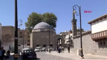 BAKAN YARDIMCISI DEMİRCAN DİYARBAKIR'IN GÜZELLİKLERİNİ ÖNE ÇIKARMAYI HEDEFLİYORUZ