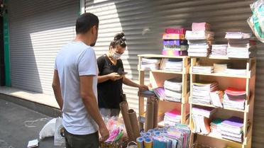 Okul alışverişini son güne bırakan veliler Eminönü'nü tercih etti