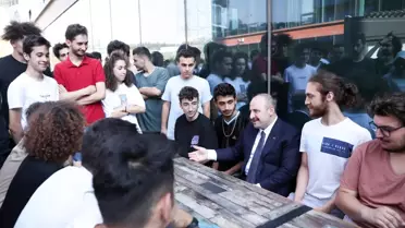 Bakan Varank 42 İstanbul yazılım okulunda gençlerle buluştu Açıklaması