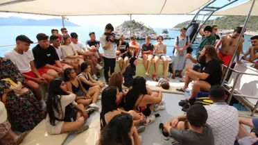 Burdurlu lise öğrencileri Kaş'ta dalış yaparak derin maviliği keşfetti
