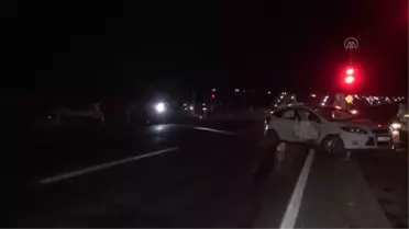 Şanlıurfa'da minibüs ile otomobilin çarpışması sonucu 16 kişi yaralandı