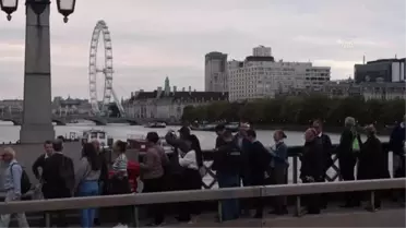 İngiltere'de halk Kraliçe 2. Elizabeth'in naaşını ziyaret ediyor