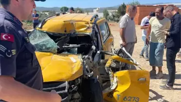 Taksi, çöp konteyneri ile park halindeki kamyonete çarptı: 1 ölü, 3 yaralı