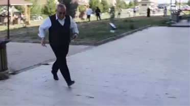 KPSS'ye giren kızı kimliğini unutunca, kahraman baba son anda yetiştirdi!
