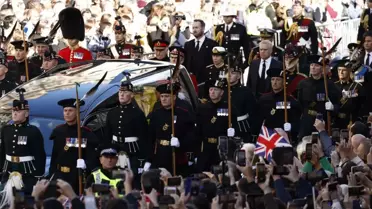 Prens William: 'Kraliçe'nin cenaze alayı annemi hatırlattı'