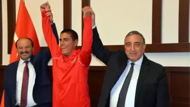OTİZMLİ MUHSİN'İN ÜNİVERSİTELİ OLMA SEVİNCİ