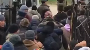 Putin kısmi seferberlik ilan etmişti! Halk birliklere teslim olmaya başladı