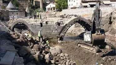 BİTLİS'İN TARİHİ KÖPRÜLERİ ARAÇ TRAFİĞİNE KAPALI, YAYALARA AÇIK OLACAK