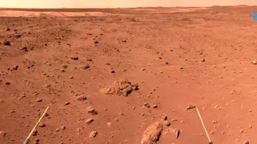 Çin'in Mars Gezgini, Mars'ın Kuru ve Çok Katmanlı Yeraltı Yüzeyini Gözler Önüne Serdi