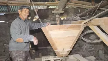 DEDELERİNDEN KALMA 300 YILLIK SU DEĞİRMENİNDE BUĞDAY ÖĞÜTÜYOR